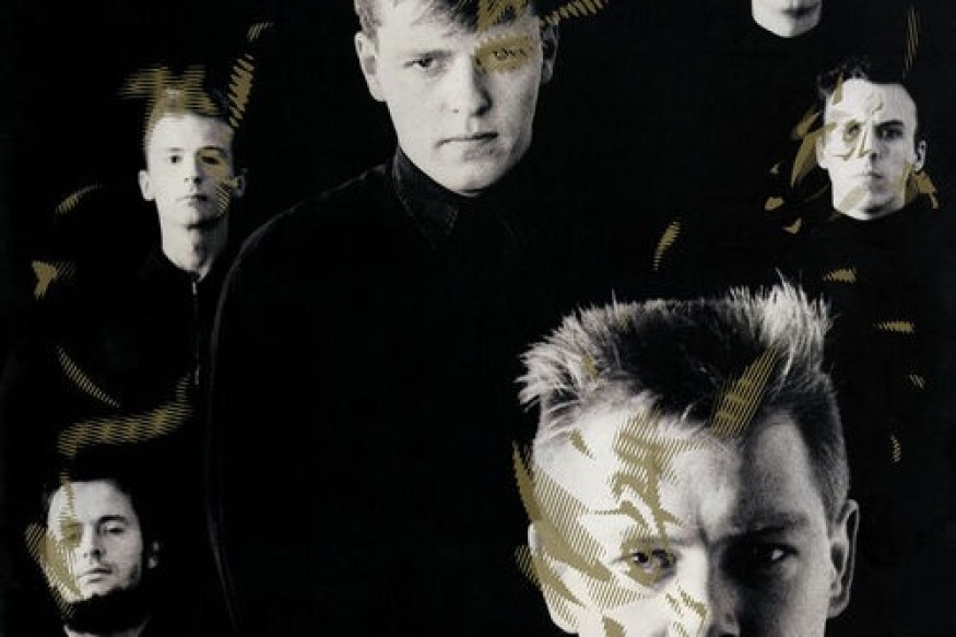 À 66 ans, Dan Woodgate dévoile l’autre moteur de Madness : les chansons triées avec son frère